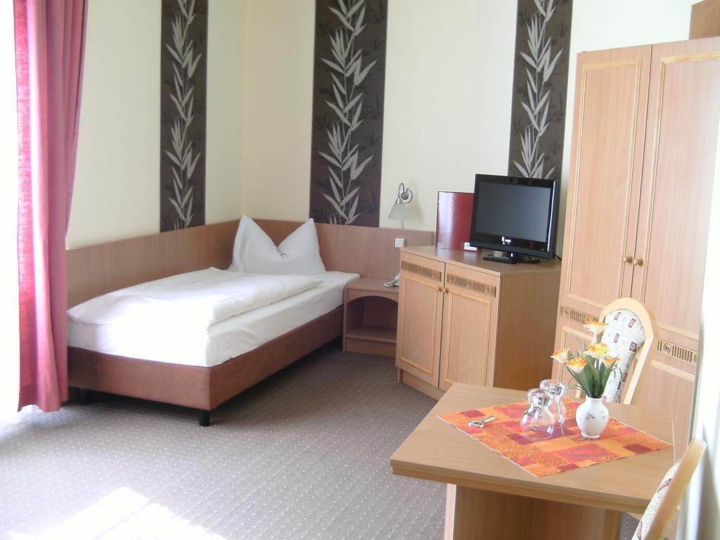 Mucha Ohg Hotel Sembziner Hof Klink Szoba fotó