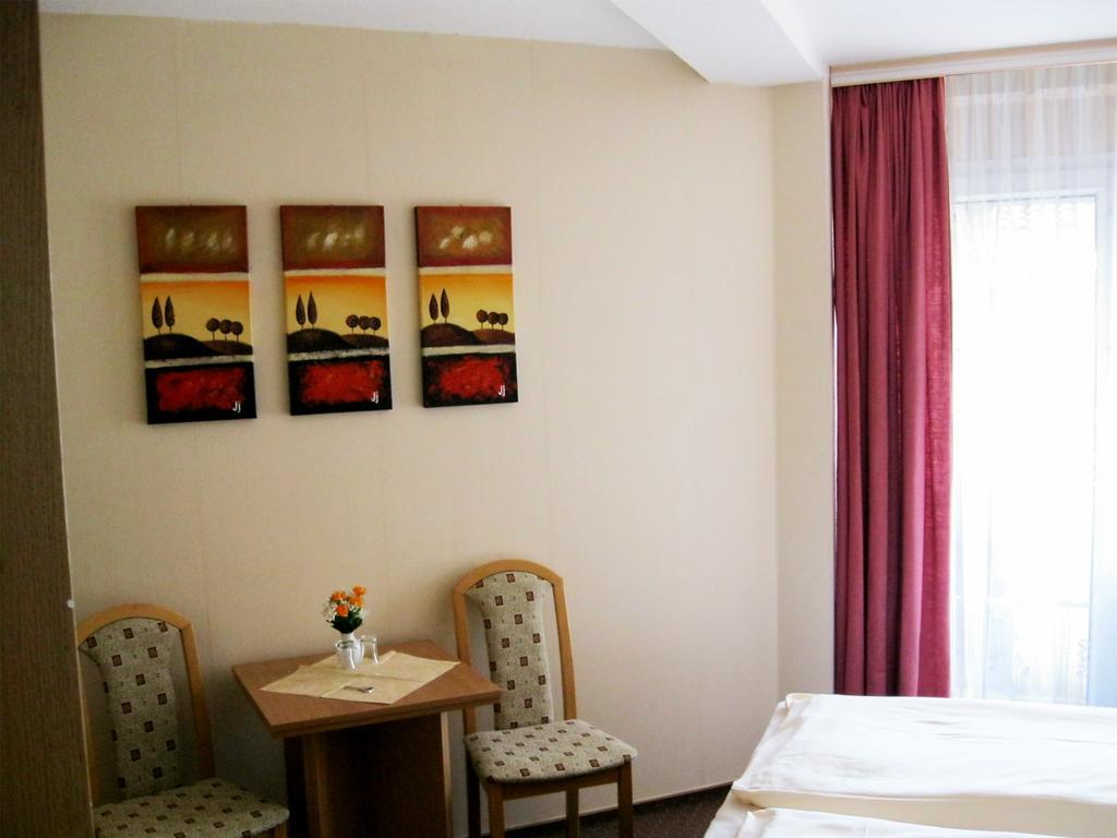 Mucha Ohg Hotel Sembziner Hof Klink Szoba fotó