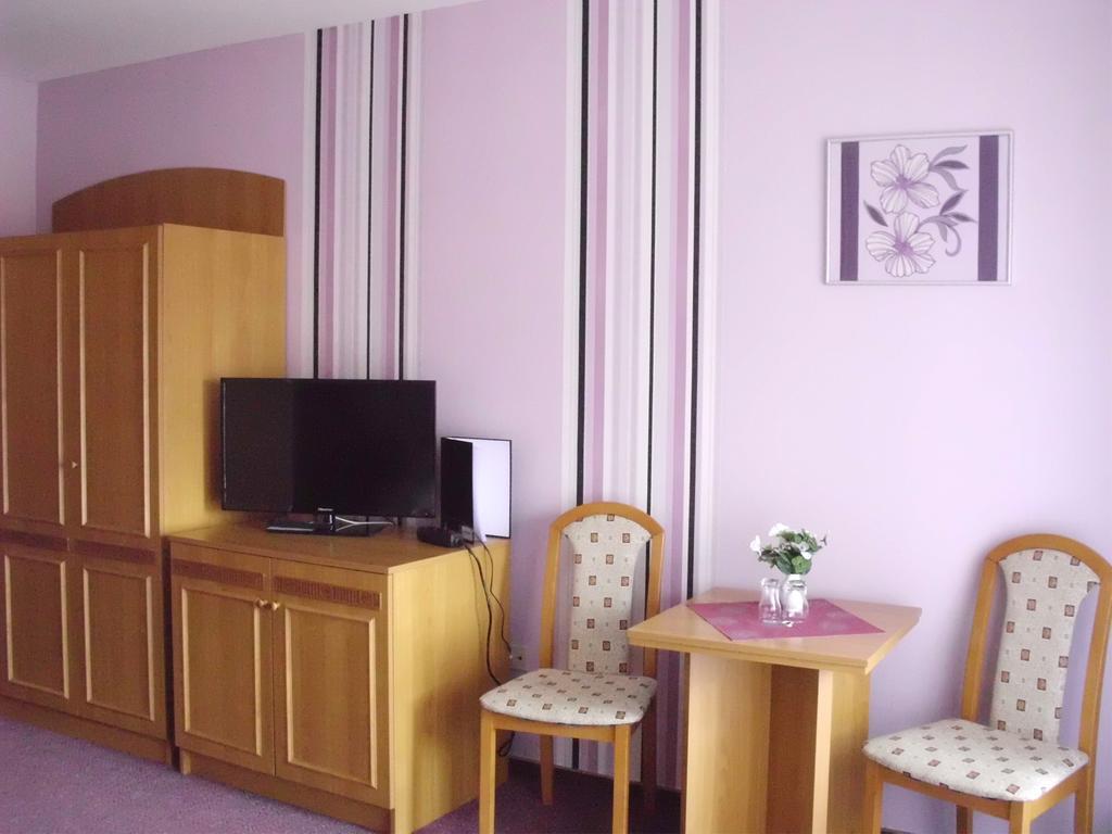 Mucha Ohg Hotel Sembziner Hof Klink Szoba fotó