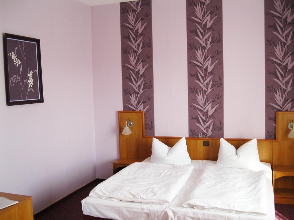 Mucha Ohg Hotel Sembziner Hof Klink Szoba fotó