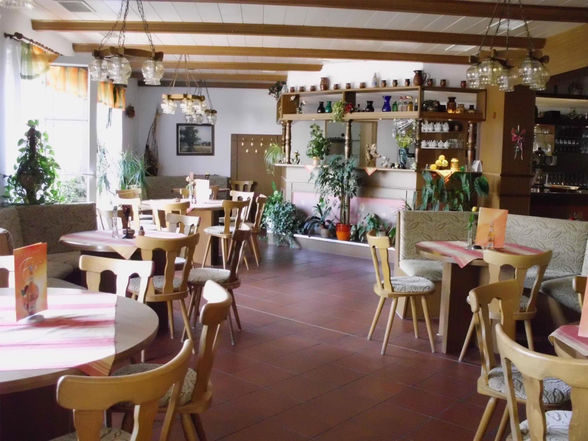 Mucha Ohg Hotel Sembziner Hof Klink Kültér fotó