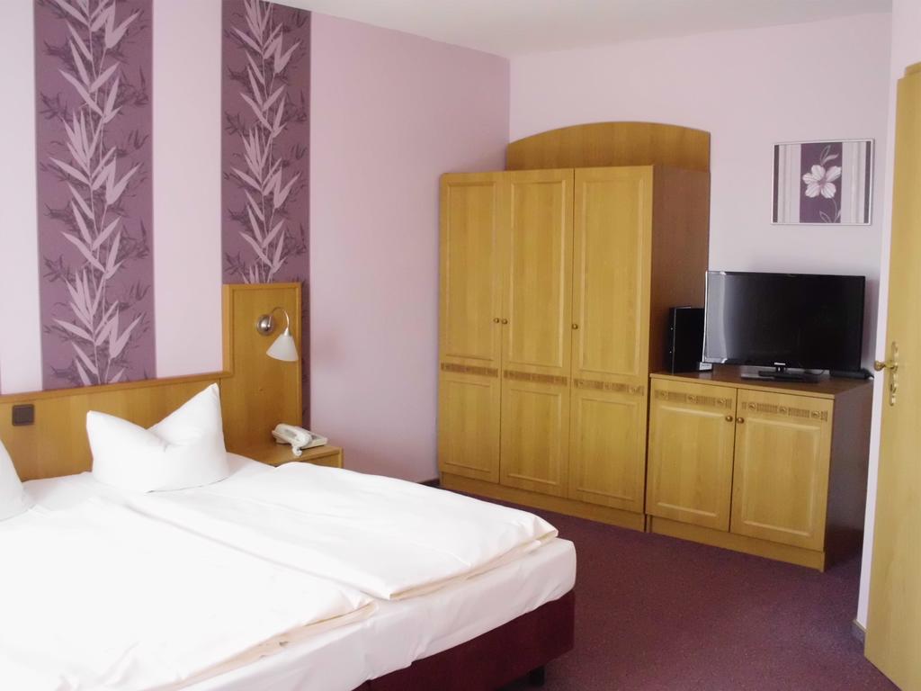 Mucha Ohg Hotel Sembziner Hof Klink Szoba fotó