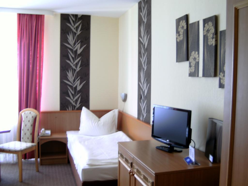 Mucha Ohg Hotel Sembziner Hof Klink Szoba fotó